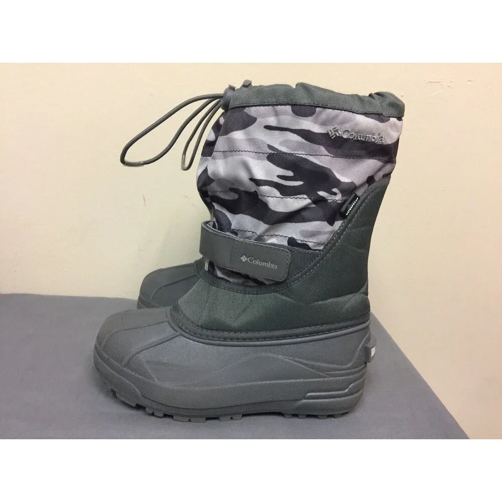 Columbia Kids Camouflage gray/purple Winter Boots, size 3